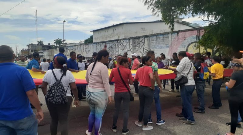 Trabajadores del Central Venezuela en Sur del Lago tomaron Carretera Panamericana.