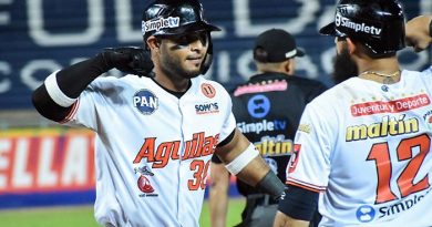 Angel Reyes jonronea para dar triunfo a Aguilas y ganar serie a Caribes