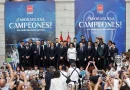 El Real Madrid celebra la decimoquinta en la Comunidad con otro homenaje a Kroos