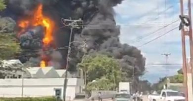 Reportan dos muertos en incendio de empresa de productos químicos en Carabobo