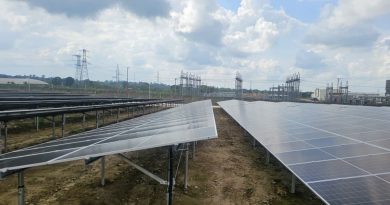 Ministro Márquez inspecciona avances de la granja de paneles solares en El Vigía