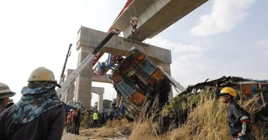 Dos muertos y un herido por otro desplome de grúa en Tailandia tras accidente ferroviario