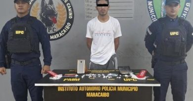 Detenido sujeto con diversos envoltorios de presunta droga tras persecución en el sector Haticos Detenido sujeto con diversos envoltorios de presunta droga tras persecución en el sector Haticos