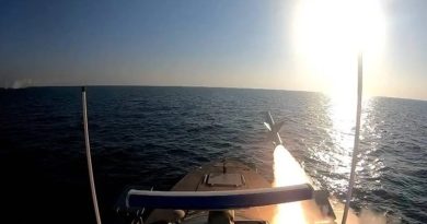 Fuerzas iraníes lanzan una nueva oleada de misiles y drones contra bases de EE.UU. e Israel Fuerzas iraníes lanzan una nueva oleada de misiles y drones contra bases de EE.UU. e Israel