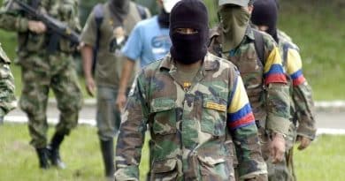 La justicia de paz de Colombia cita a declarar a exjefes de las FARC por casos de violencia de género