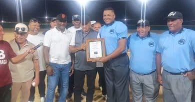 Merecido homenaje rindió el alcalde Yonys González a un gran ampáyer zuliano de la Liga Venezolana de Béisbol Profesional