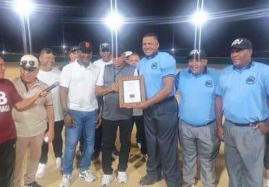 Merecido homenaje rindió el alcalde Yonys González a un gran ampáyer zuliano de la Liga Venezolana de Béisbol Profesional